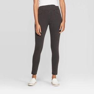 Dark gray high waisted jeggings